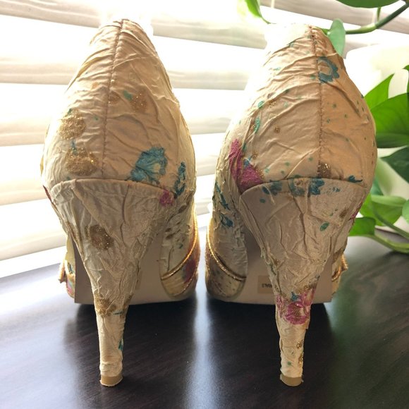 BEAUTIFUL NEUTRAL FLORAL RHINESTONE LACE TRIMMED HEELS - Picture 5 of 5